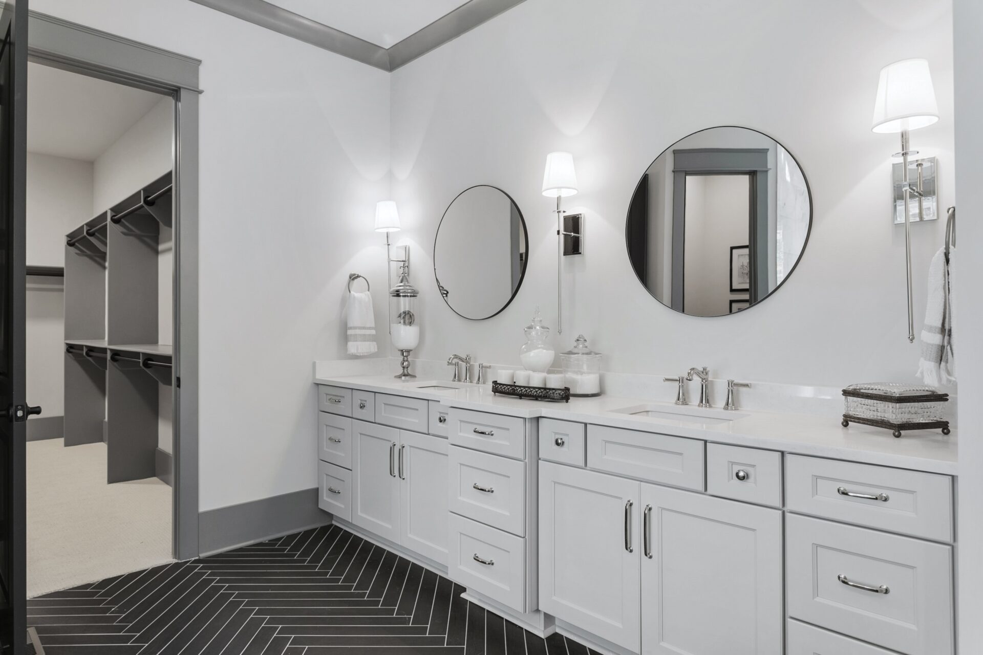 Mirrors in Bathroom | Nashville Luxury Homes - Home Builders
